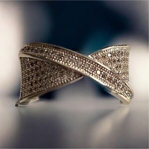 NWT Zirconia Criss Cross Ring Size 6